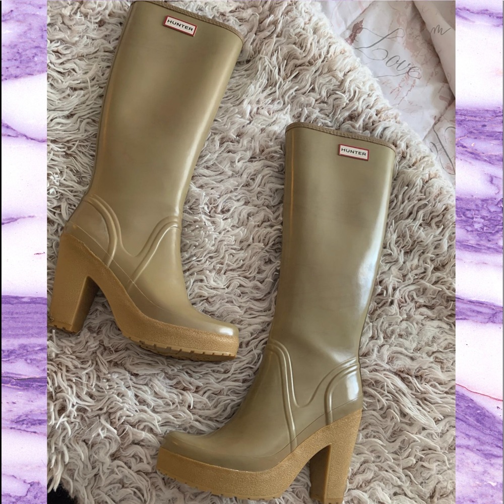 Hunter Olive/Tan Tall Heeled Rain Boots